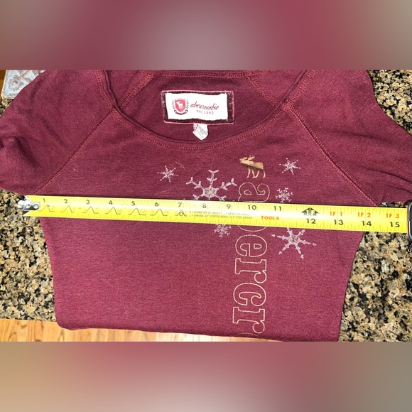 Abercrombie and & Fitch wine snowflake moose top y2k size Large Bella Swan - Picture 5 of 5